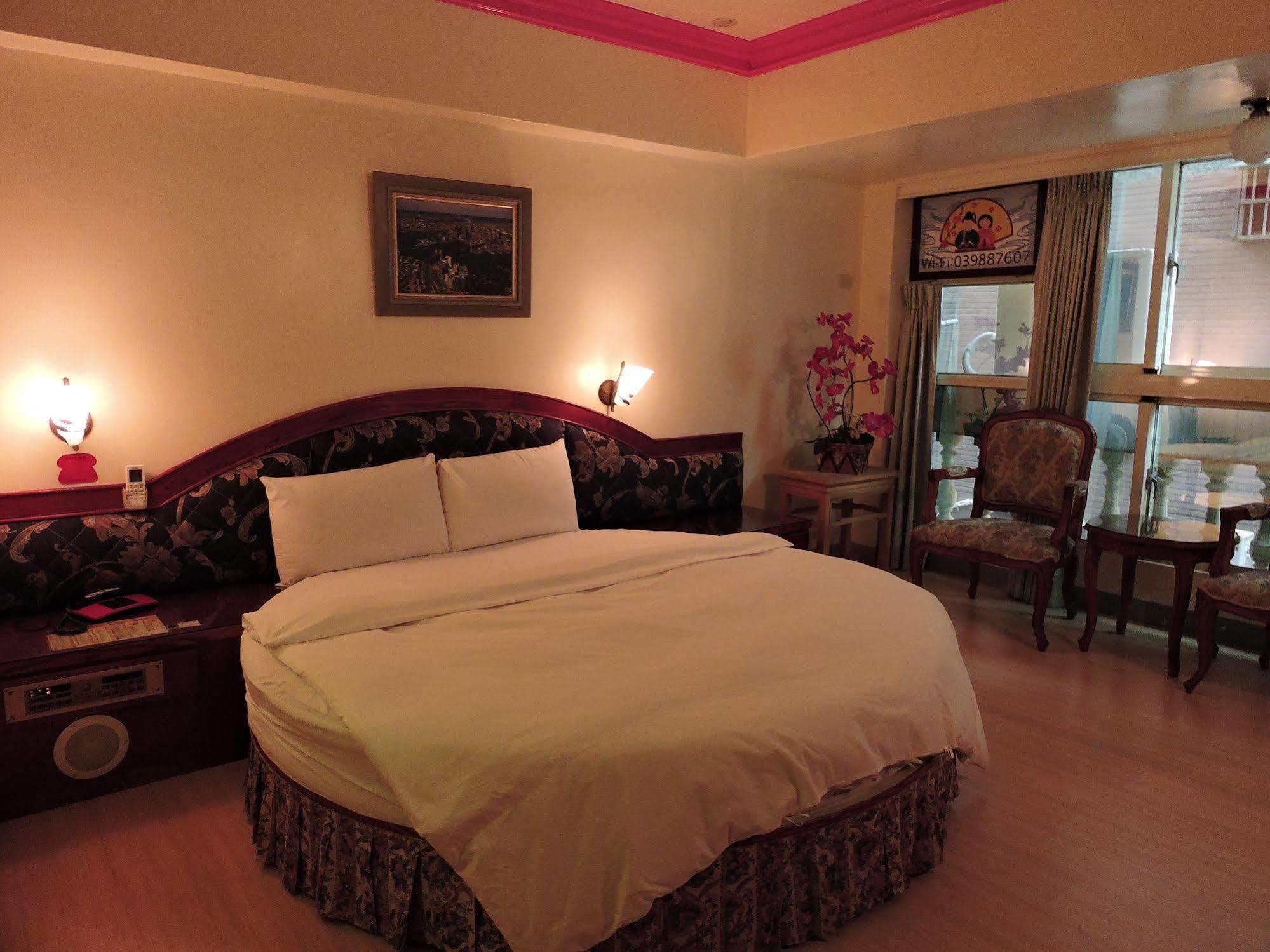 ג'יאושי Longchi Hot-Spring Hotel מראה חיצוני תמונה