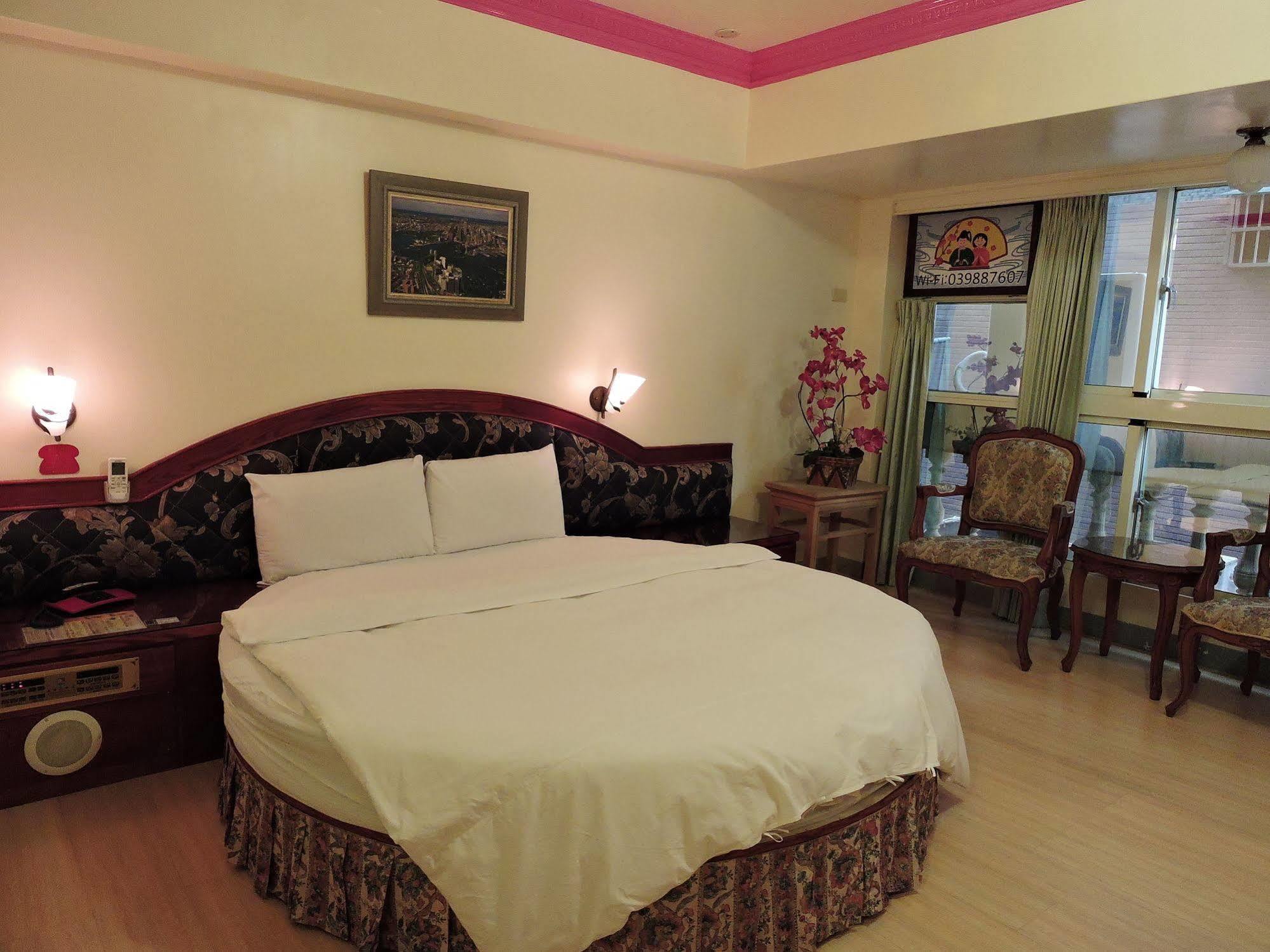ג'יאושי Longchi Hot-Spring Hotel מראה חיצוני תמונה