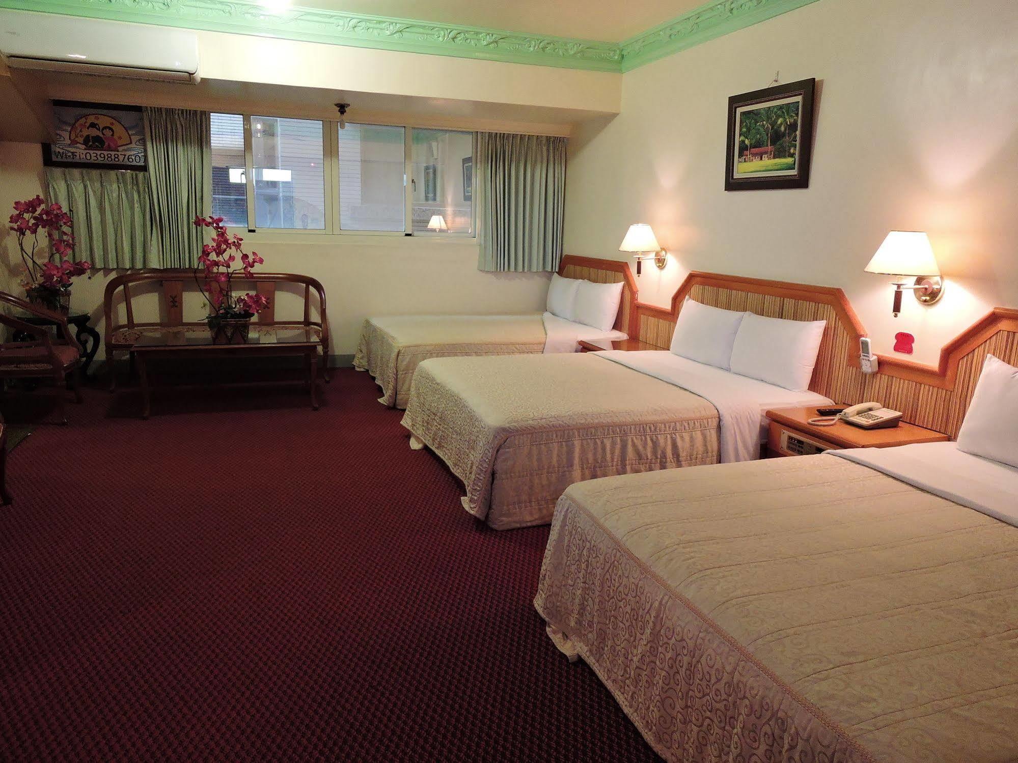 ג'יאושי Longchi Hot-Spring Hotel מראה חיצוני תמונה